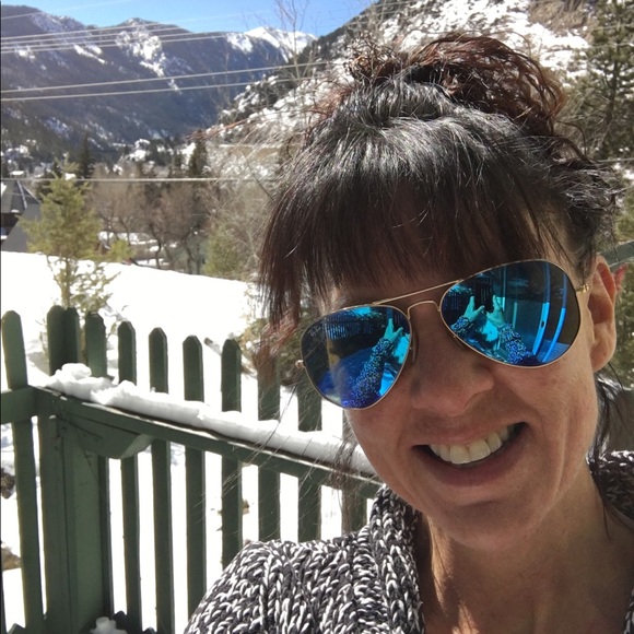 Meet your Posher, Kimberlee - Picture 2 of 3